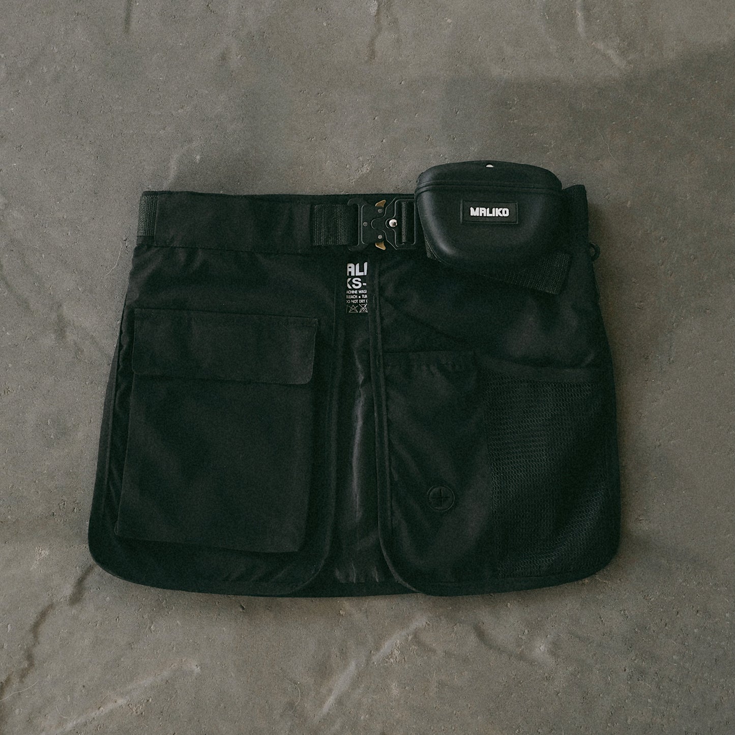 black dog training skirt